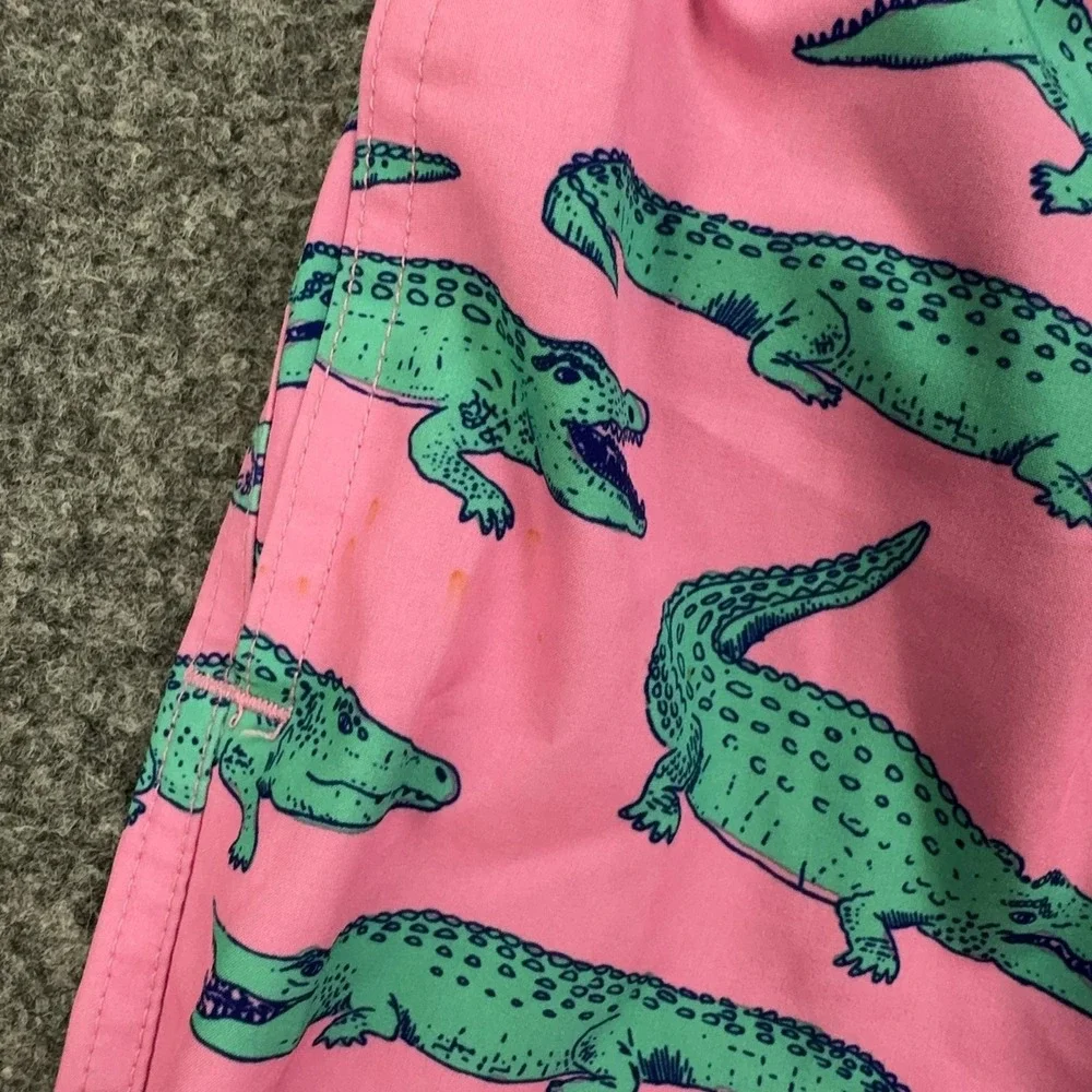 Chubbies Swim Trunks Mens Medium Pink Alligator Print Mesh Lined Drawstring
